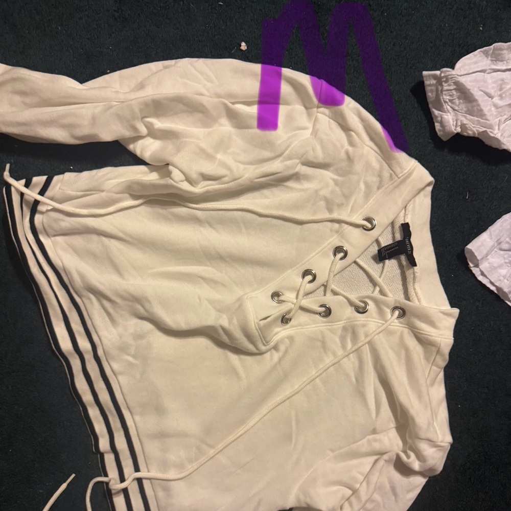 medium forever 21 cropped hoodie